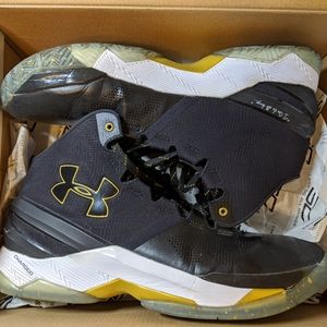 UA Curry 2 LE